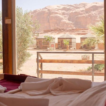 Al Sultana Luxury Camp Villa Wadi Rum Buitenkant foto