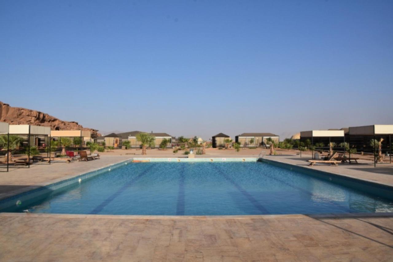 Al Sultana Luxury Camp Villa Wadi Rum Buitenkant foto