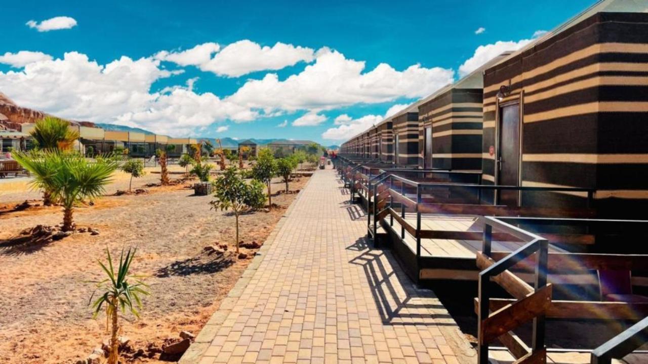 Al Sultana Luxury Camp Villa Wadi Rum Buitenkant foto