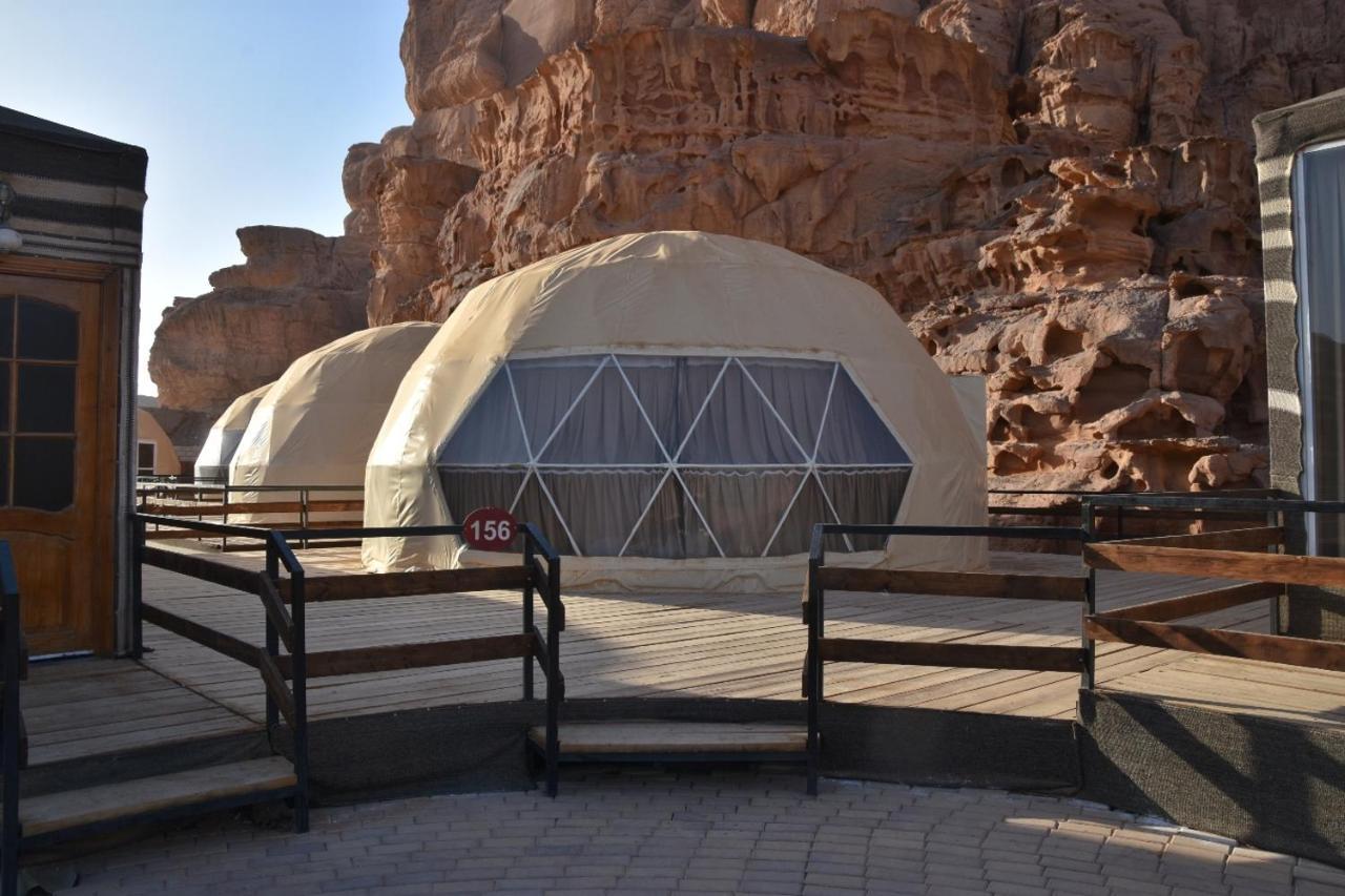 Al Sultana Luxury Camp Villa Wadi Rum Buitenkant foto