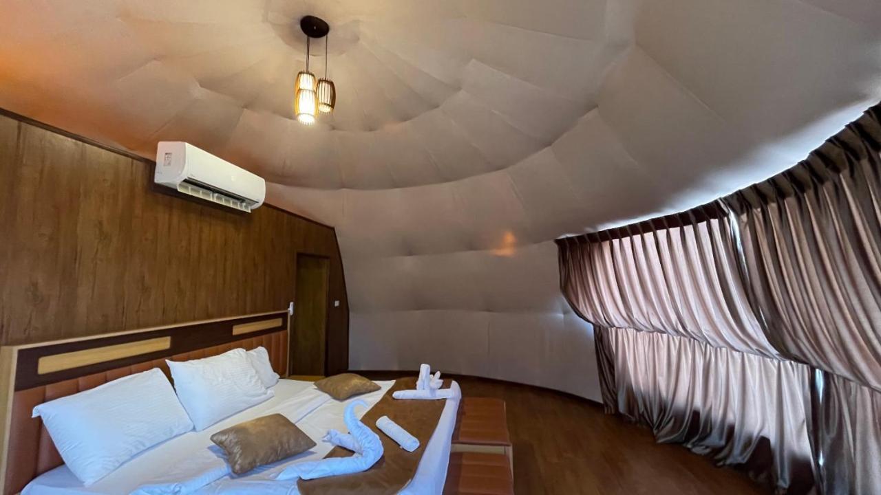 Al Sultana Luxury Camp Villa Wadi Rum Buitenkant foto
