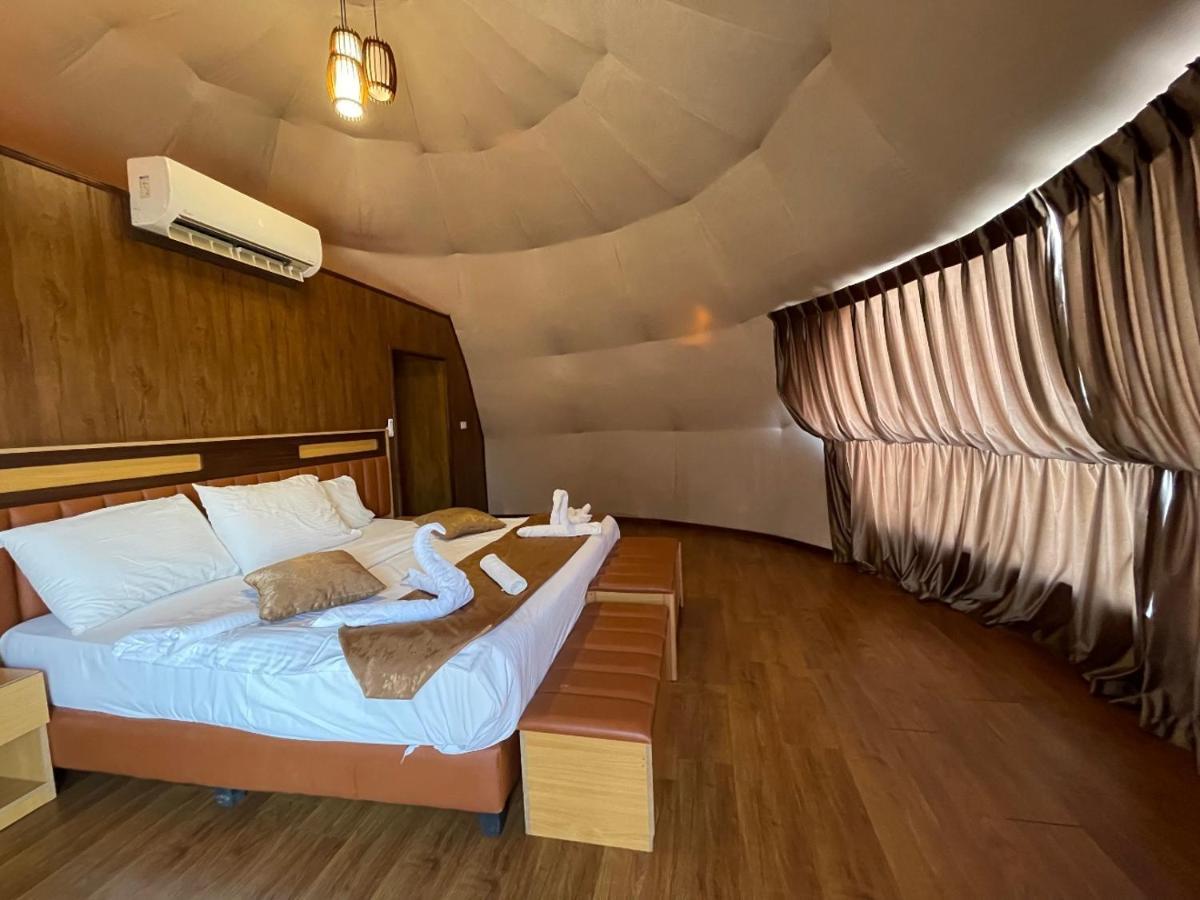 Al Sultana Luxury Camp Villa Wadi Rum Buitenkant foto