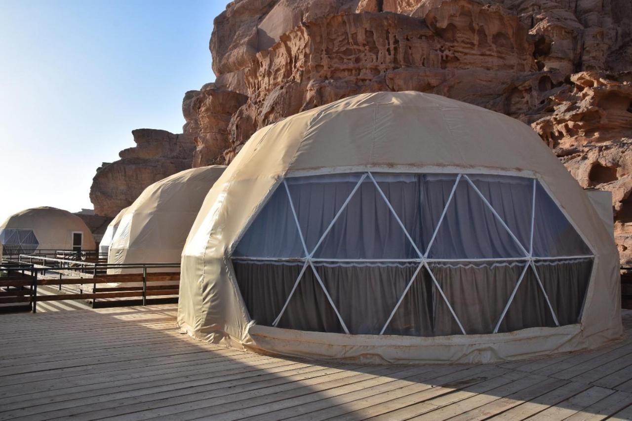 Al Sultana Luxury Camp Villa Wadi Rum Buitenkant foto