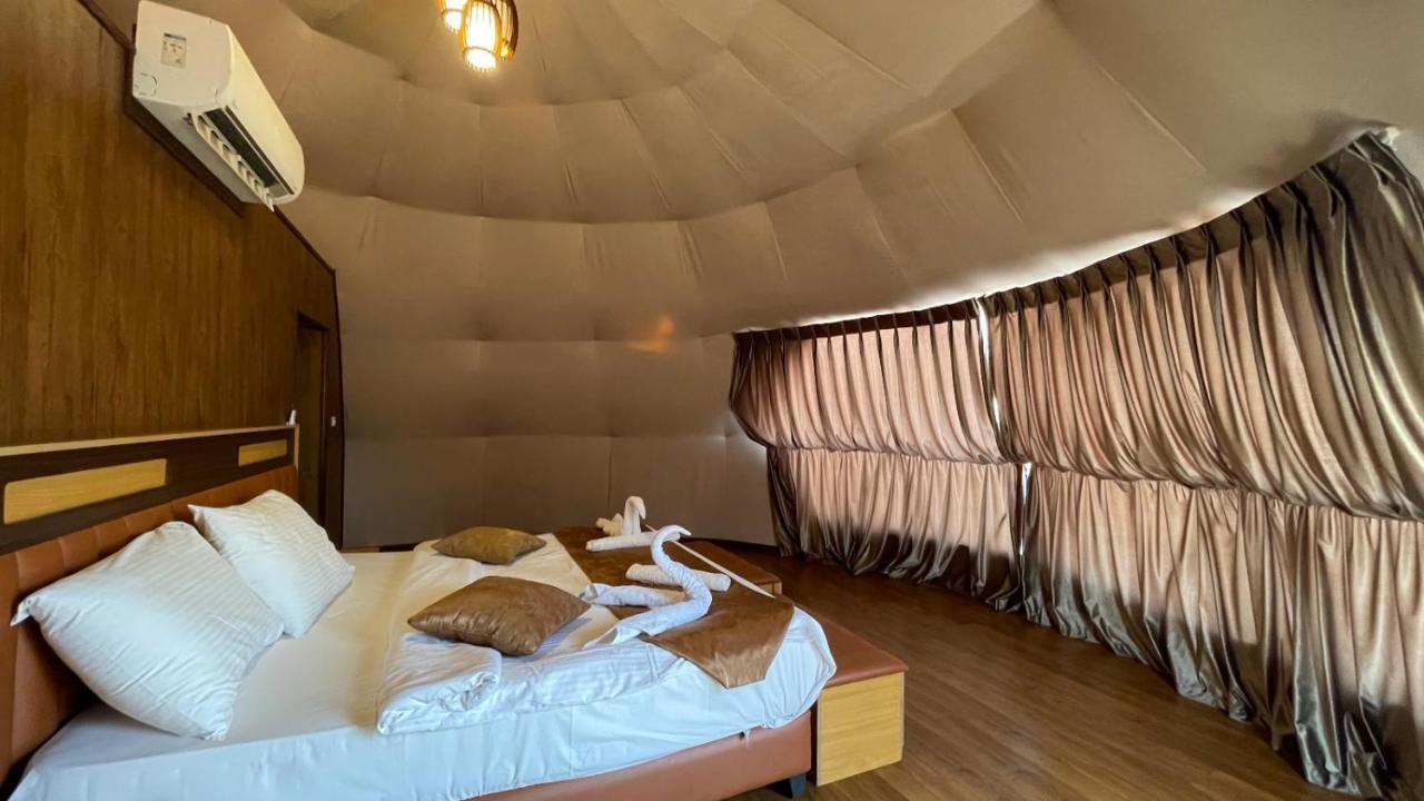Al Sultana Luxury Camp Villa Wadi Rum Buitenkant foto