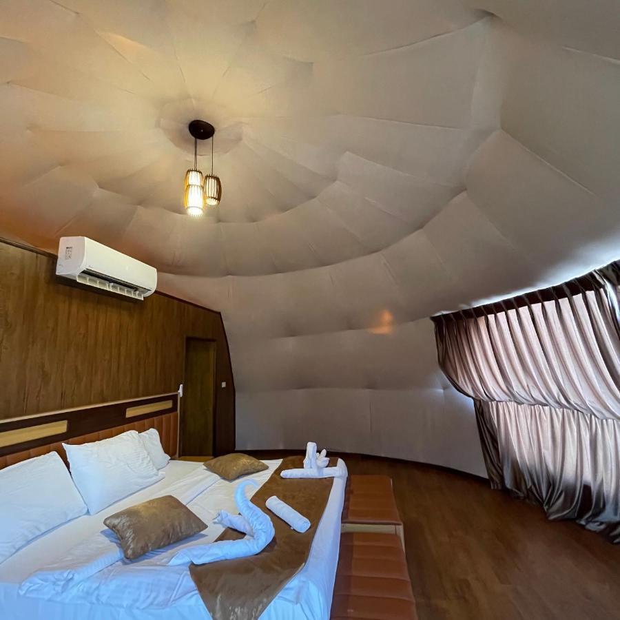 Al Sultana Luxury Camp Villa Wadi Rum Buitenkant foto