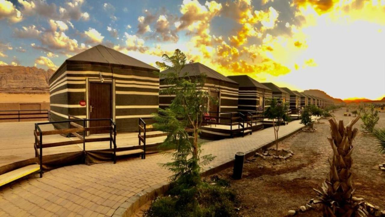 Al Sultana Luxury Camp Villa Wadi Rum Buitenkant foto