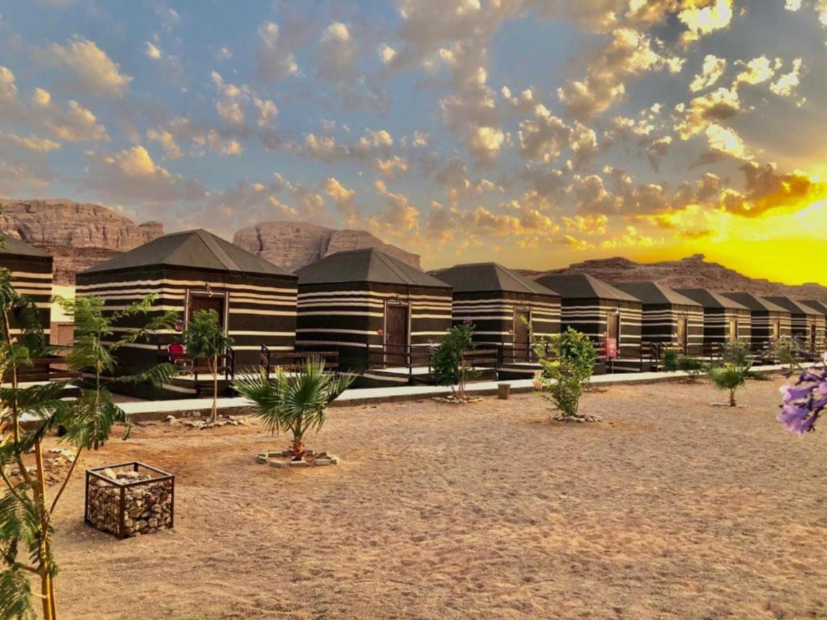 Al Sultana Luxury Camp Villa Wadi Rum Buitenkant foto