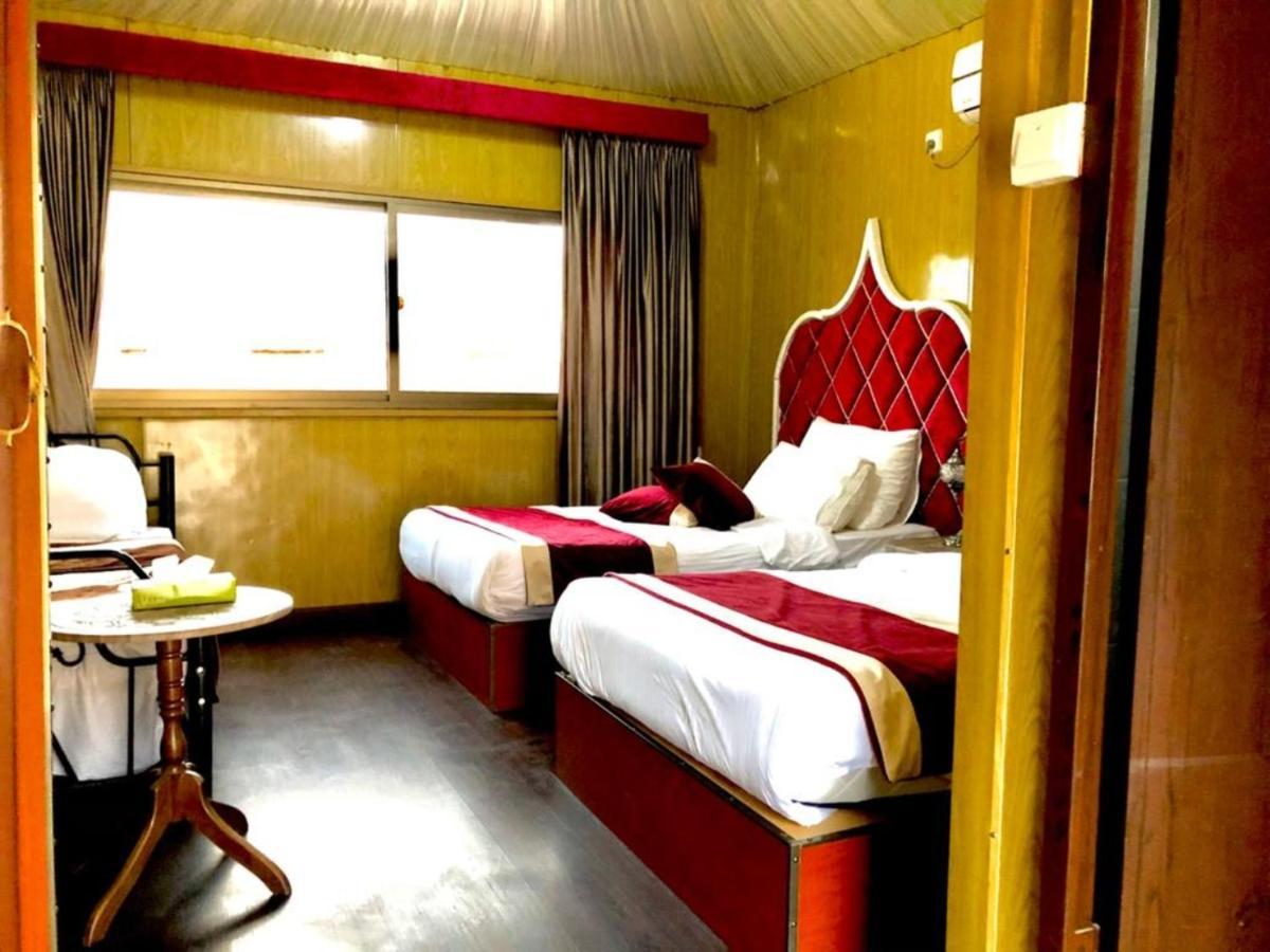 Al Sultana Luxury Camp Villa Wadi Rum Buitenkant foto