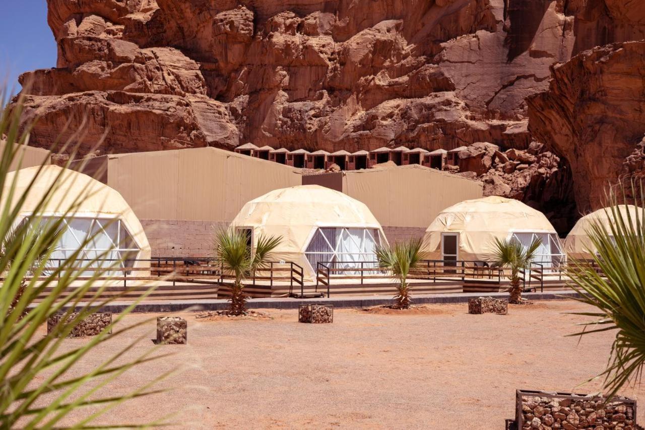 Al Sultana Luxury Camp Villa Wadi Rum Buitenkant foto