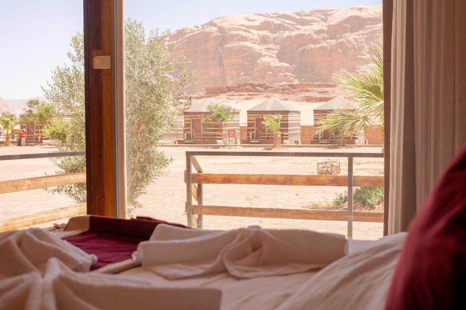 Al Sultana Luxury Camp Villa Wadi Rum Buitenkant foto