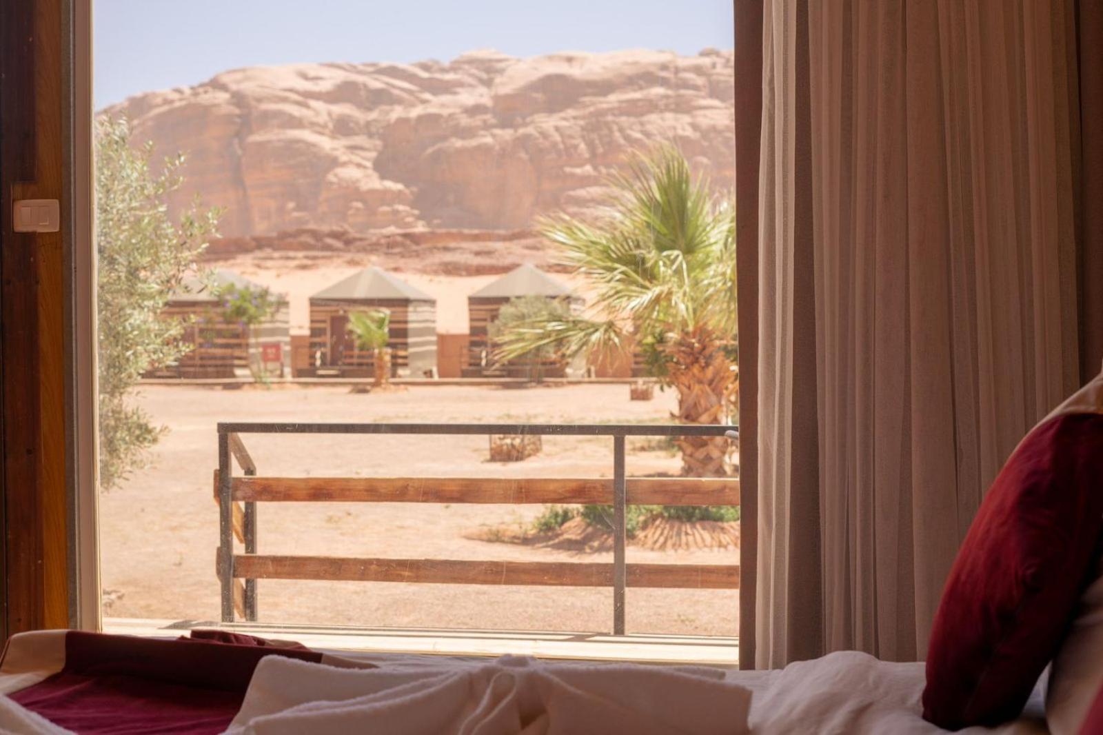 Al Sultana Luxury Camp Villa Wadi Rum Buitenkant foto