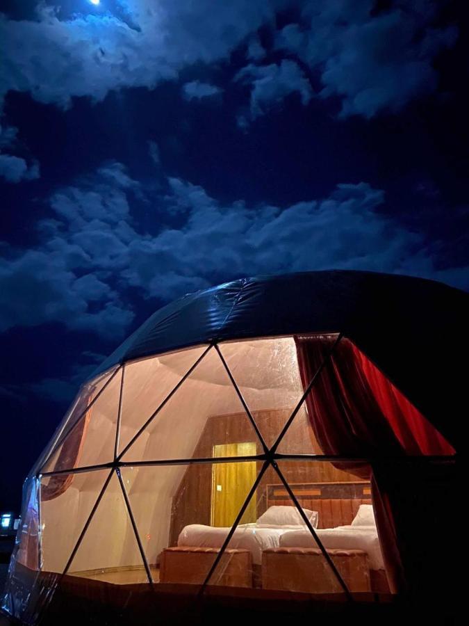 Al Sultana Luxury Camp Villa Wadi Rum Buitenkant foto